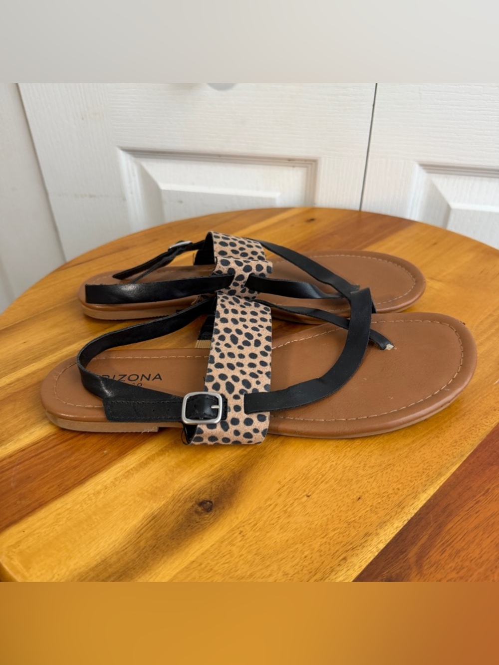 Arizona Jean Company Black and Tan Leopard Print Strap Sandals